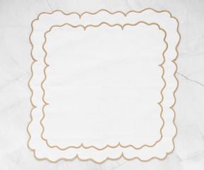 cloth napkins for convenient and stylish table settings in large gatherings.