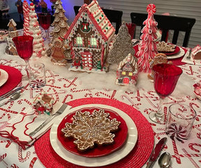 Red Scalloped cocktail napkins in a delightful linen fabric, perfect for special occasions.