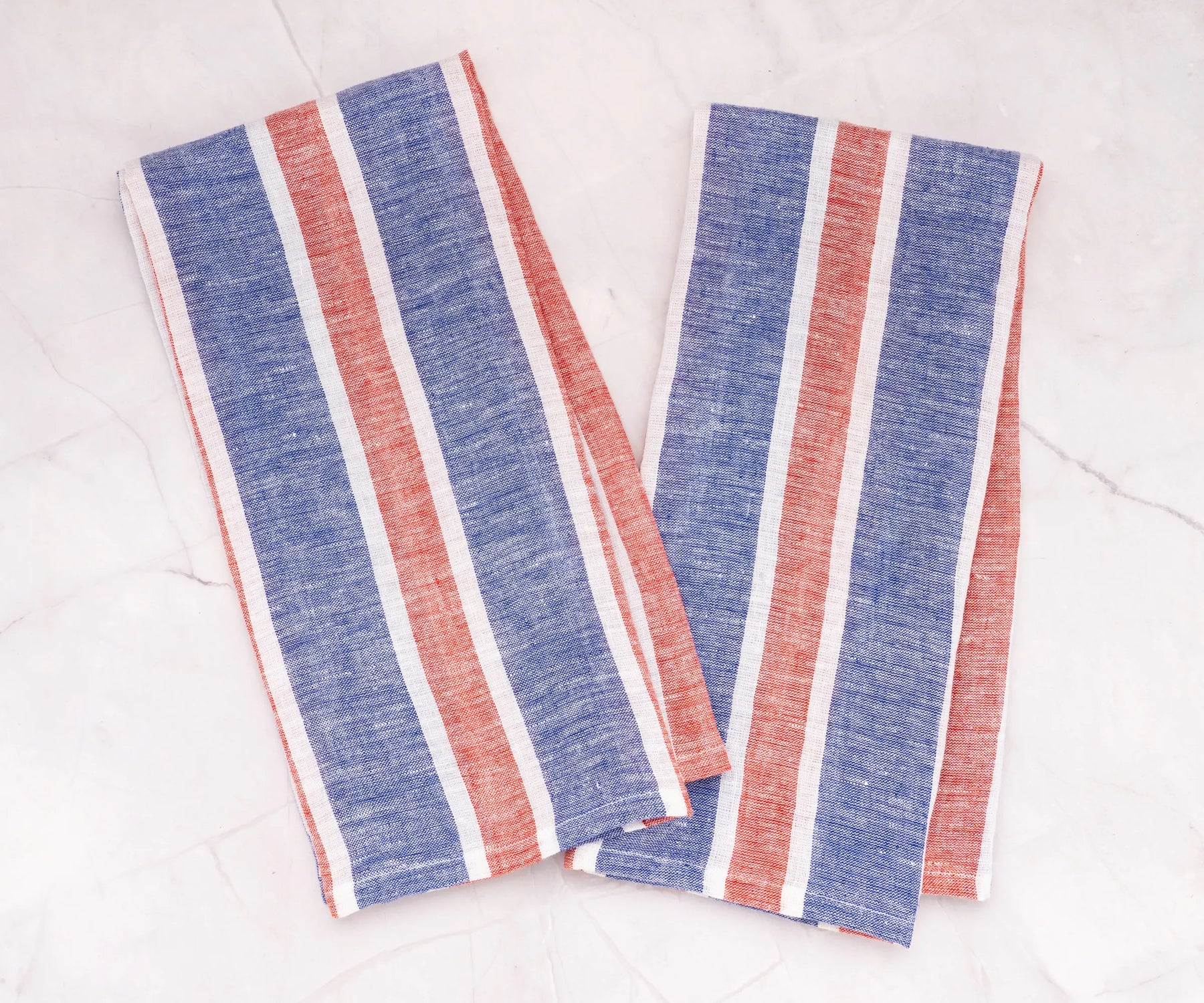 Classic striped linen dish towel set in red, white, and blue – quick-dry kitchen hand towels for farmhouse or modern décor.