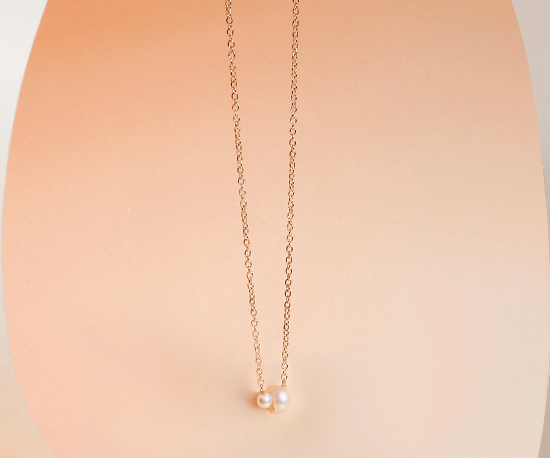 gold pearl necklace