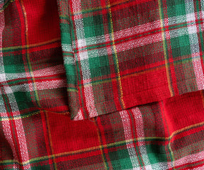 Soft and durable cotton tartan plaid tablecloth with traditional Scottish-inspired design