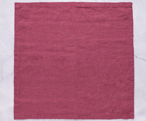 Linen table napkins, combining quality fabric and style for a sophisticated dining experience.
