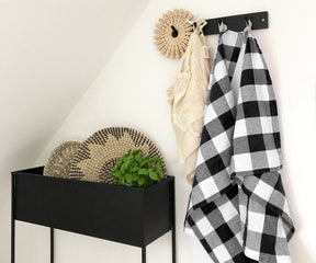 These sleek and versatile checkered cotton dish towels are designed to elevate your kitchen decor while providing practicality for everyday use.