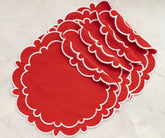 Washable cotton placemats with elegant scalloped design
