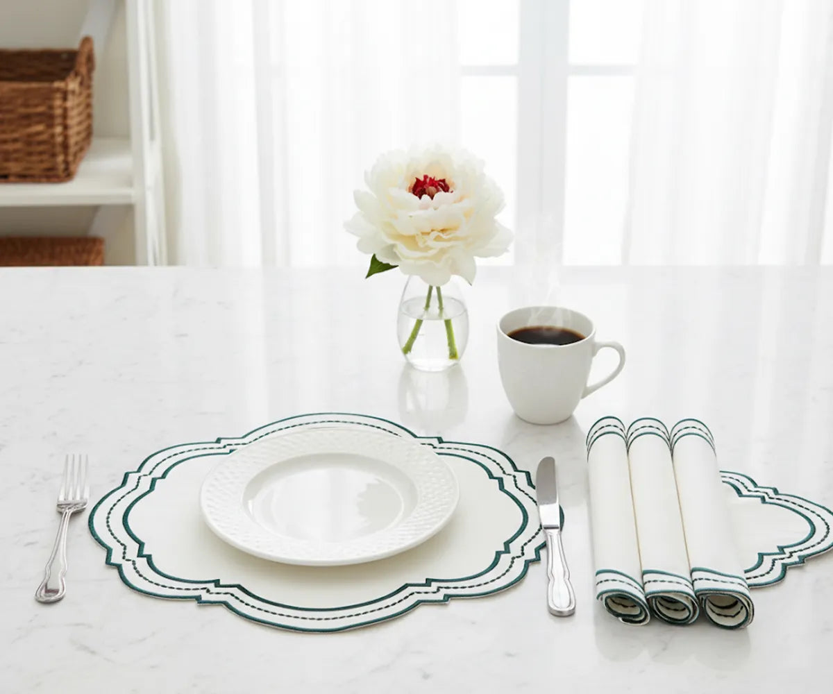 Washable woven green and white table placemats for elegant dining décor