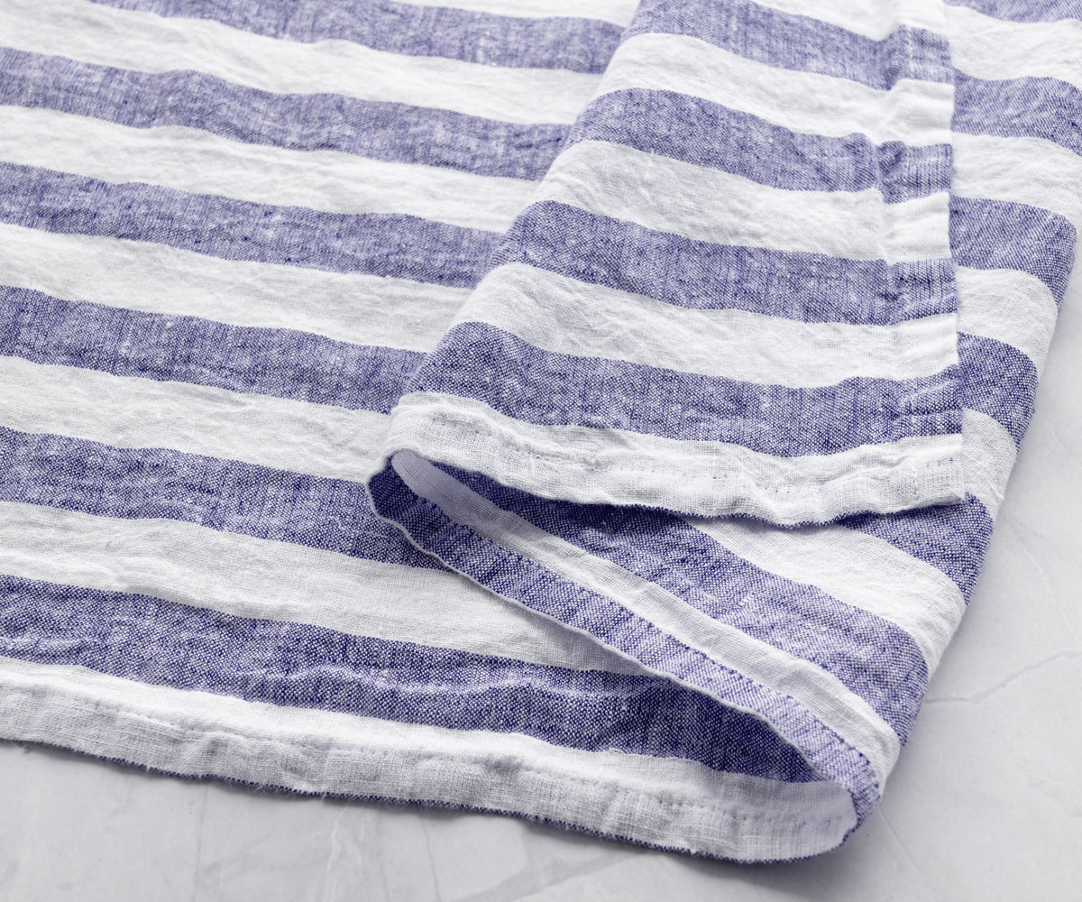 Immerse yourself in the sumptuousness of our bath linen towel, a symbol of quality and refinement in every fold.