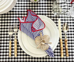 Linen Napkin: Discover timeless elegance with our Wedding linen napkin, a classic choice for a refined and vintage-inspired dining experience.