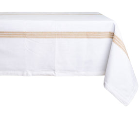 Make your special day memorable with an exquisite Wedding Tablecloth, enhancing the romantic ambiance.
