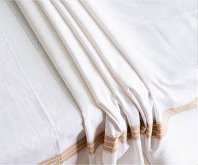 Celebrate the season with a festive Thanksgiving cloth tablecloth, bringing joy to your gatherings.