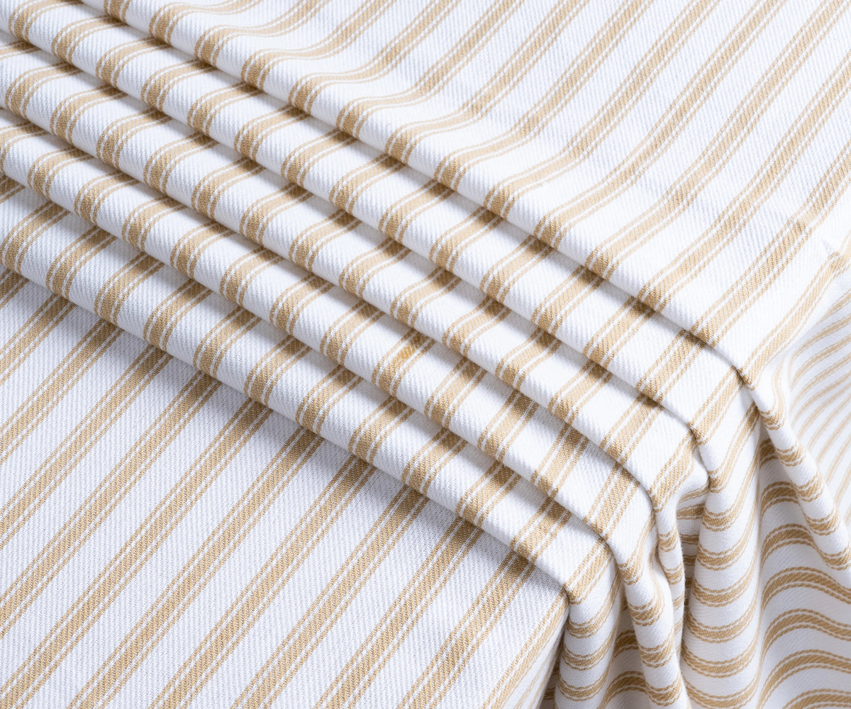 Oversized beige cotton tablecloth – perfect for large dining tables
