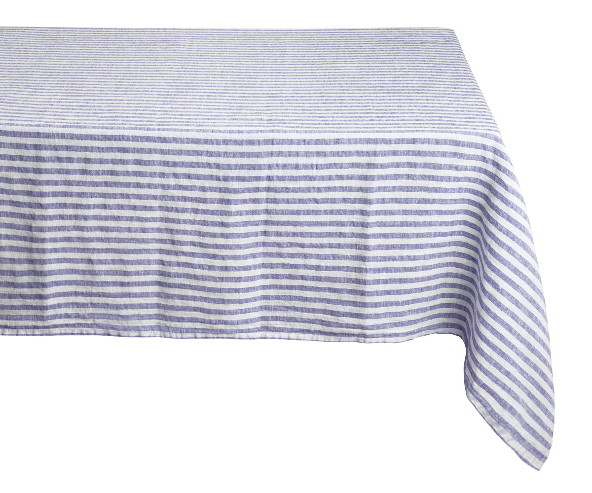 A sleek white rectangle tablecloth for a polished look.