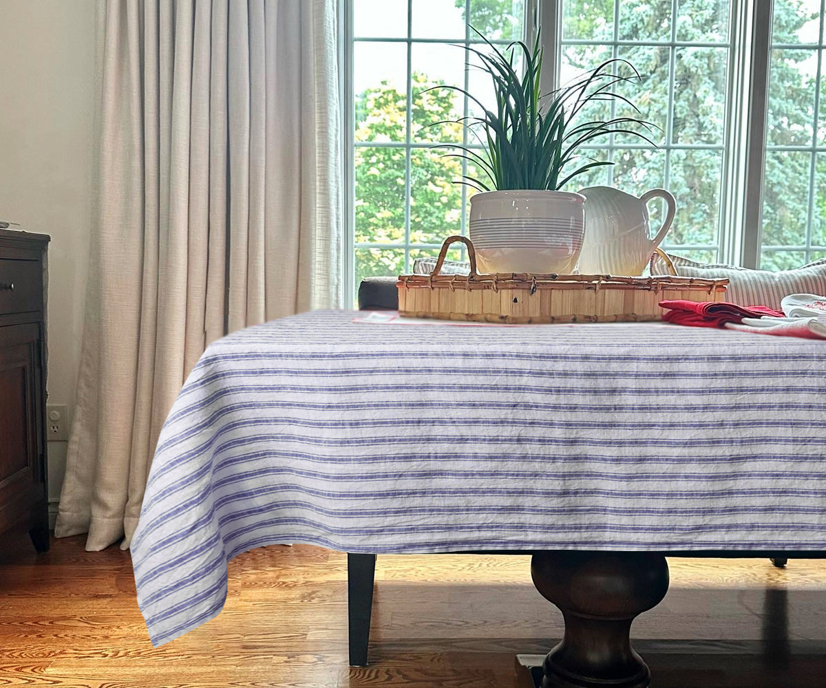 A rectangular linen tablecloth in classic pure linen material.