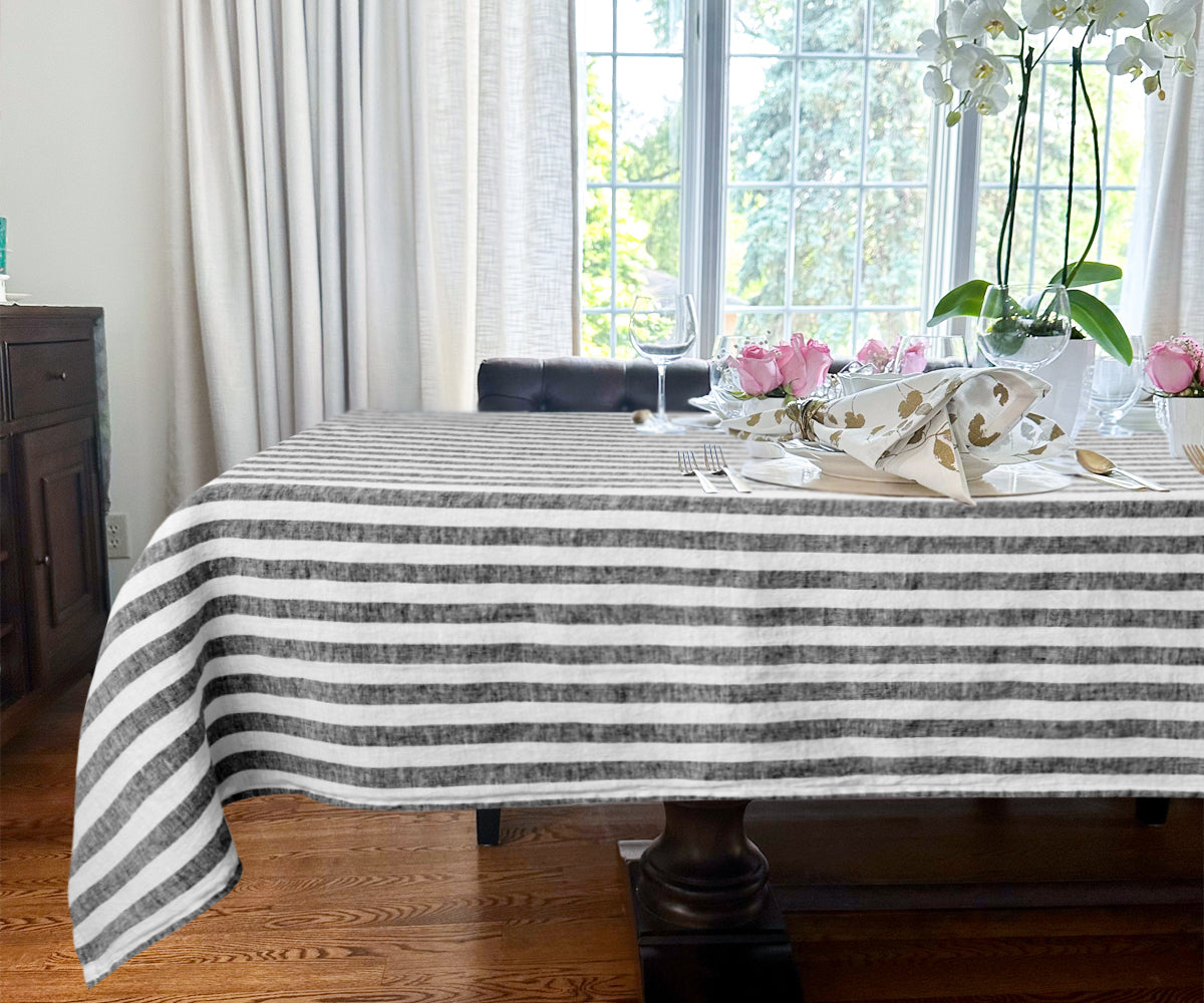 Washed Linen Tablecloths for a soft and relaxed tabletop.