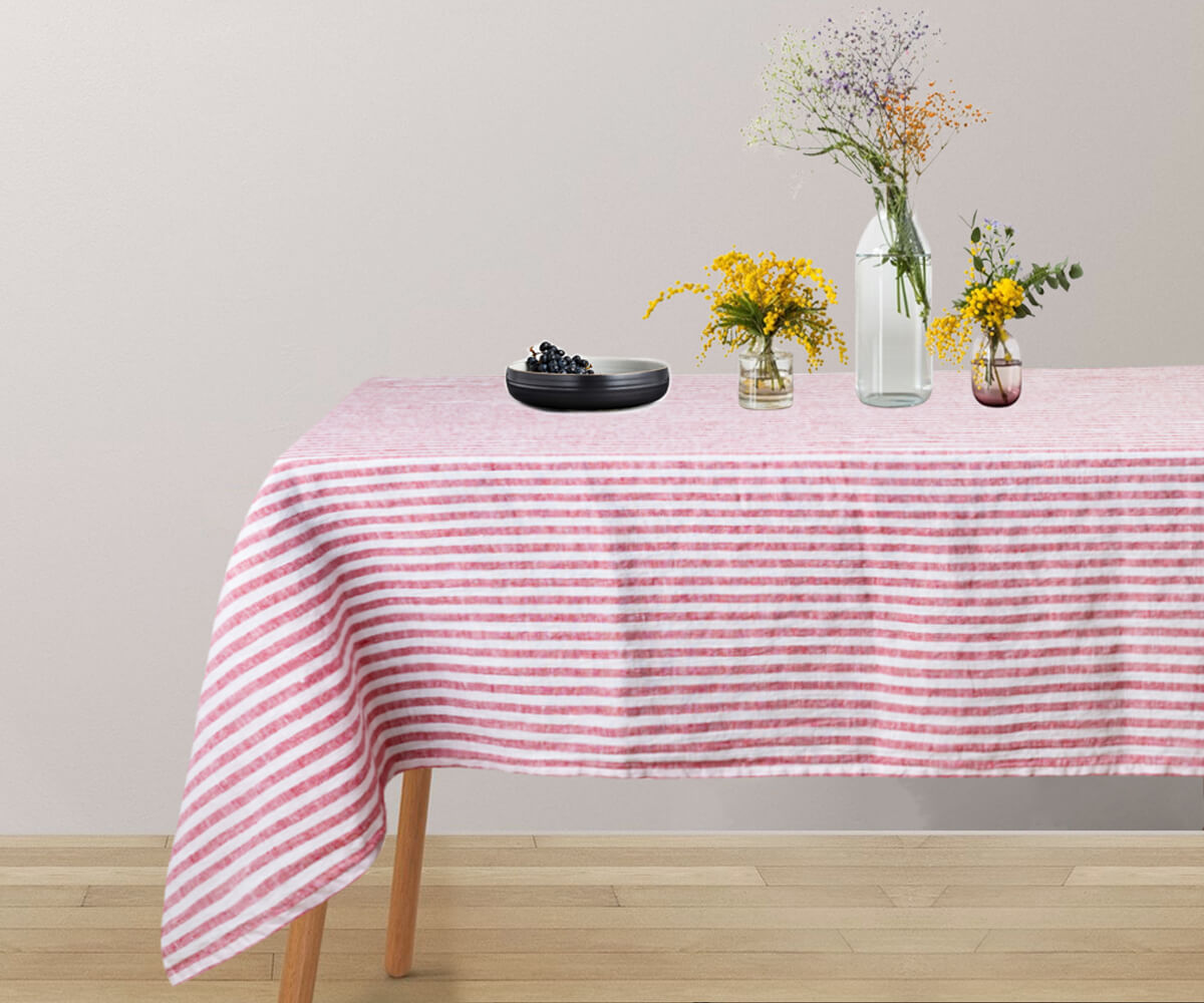 Elegant striped wedding tablecloth crafted from quality linen, perfect for adding sophistication to your special day.