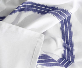 Blue Tablecloths for rectangle tables designs are classic to keep your table stylish while also offering the best reputation of protection.