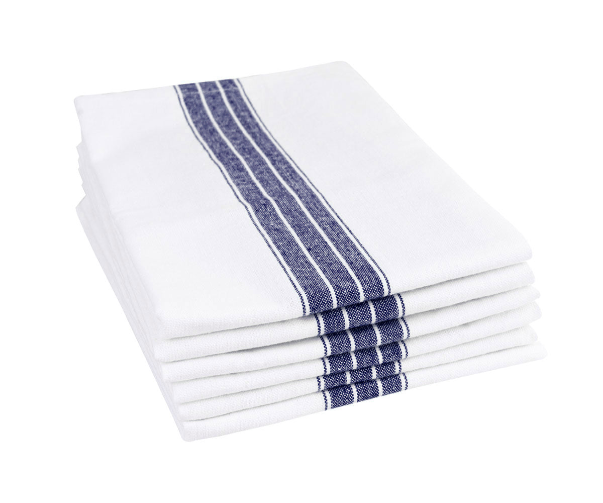 Cloth napkins set of 6, a convenient collection for intimate gatherings, ensures a cohesive table setting.