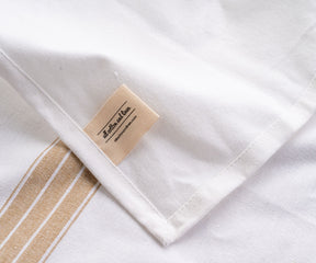 Versatile table napkins in white, farmhouse, and beige hues offer diverse options to suit your unique preferences.