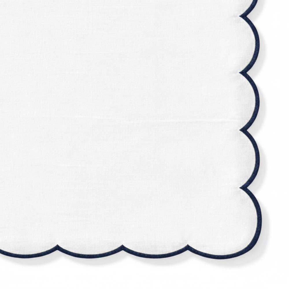 Luxury cotton cloth napkins with scalloped border for farmhouse and classic table setting