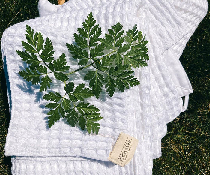 Lightweight cotton bath towel perfect for daily bathroom use