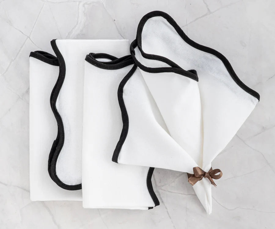 Embroidered Linen Napkins - Scalloped