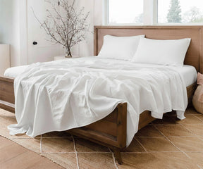 luxury white bedding crafted from 100% pure linen with breathable, durable weave.
Deep pocket king and queen luxury European linen sheets for minimalist bedroom design.