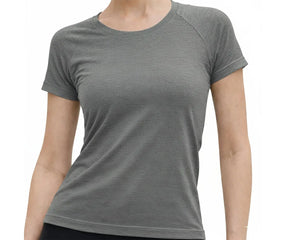 Comfortable women’s workout t-shirt made from a soft cotton blend, featuring a raglan sleeve design for easy movement and everyday training.