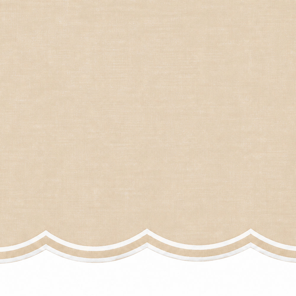 Beige scalloped round tablecloth, neutral cotton table cover for everyday dining, parties, holiday gatherings, and elegant table settings