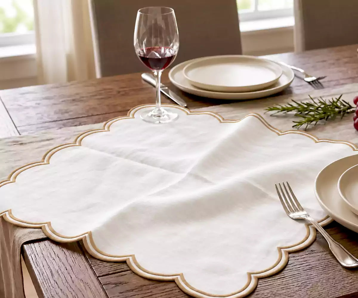 White Napkins With Scalloped Trim