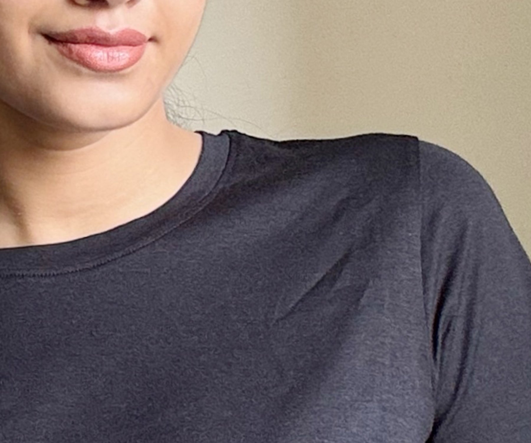 Women’s t-shirt styles including tight-fit shirts, oversized tees, polo tees, and classic tees, perfect for layering or wearing solo.