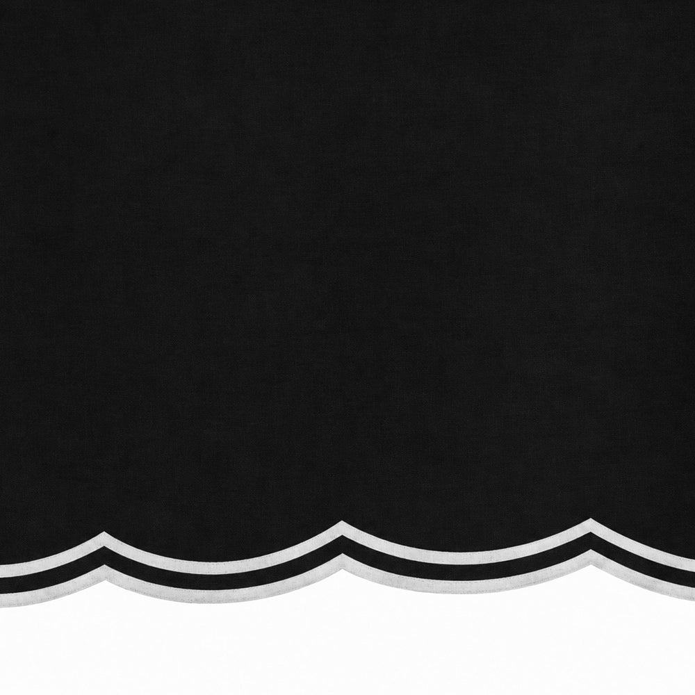 Black round cotton tablecloth with white scalloped edge, elegant 100% cotton table cover for weddings, dinner parties, dining, and special occasions