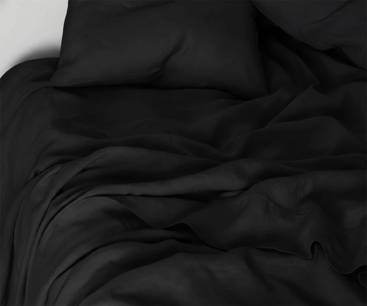 Black linen fitted sheet with matching pillowcases, natural breathable linen bedding for modern bedroom décor