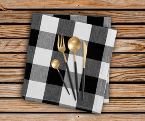 Transform ordinary dinners into extraordinary moments with our selection of dinner napkins, a must-have for every table.
