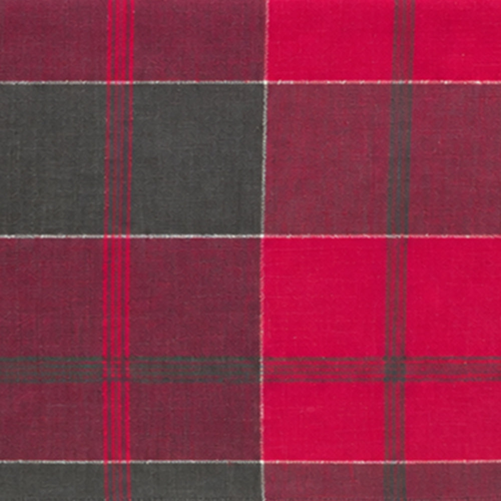 reusable checked table cover for holiday dinner parties, festive gatherings and farmhouse décor