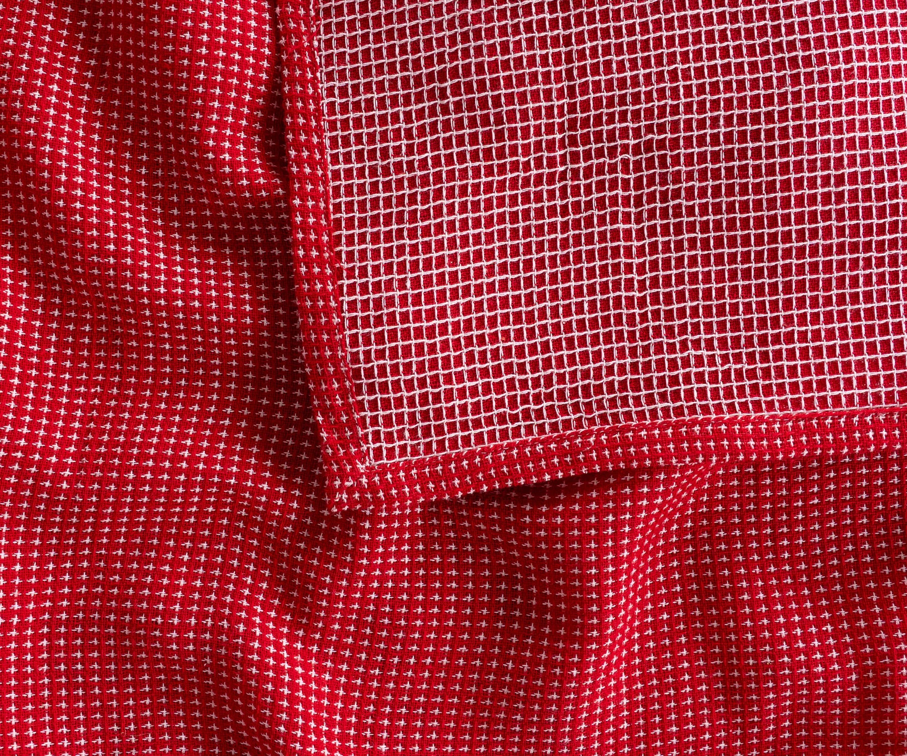 Versatile red fabric rectangle tablecloth for casual and formal occasions