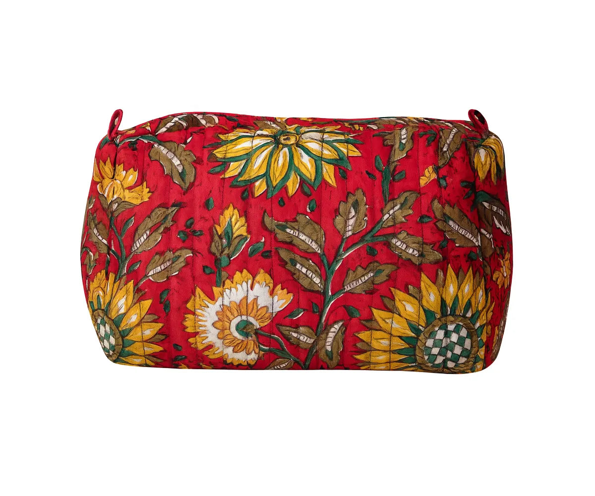 Perfect as a toiletry travel bag, this lightweight yet spacious pouch fits easily into your handbag, backpack, or suitcase.