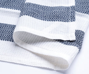 Dish towel sets for kitchen chores, ensuring cleanliness and order.