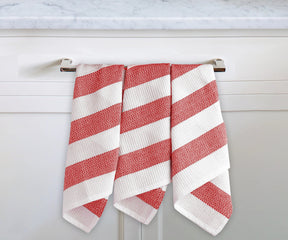 Cotton kitchen towels for superior absorbency and durability.