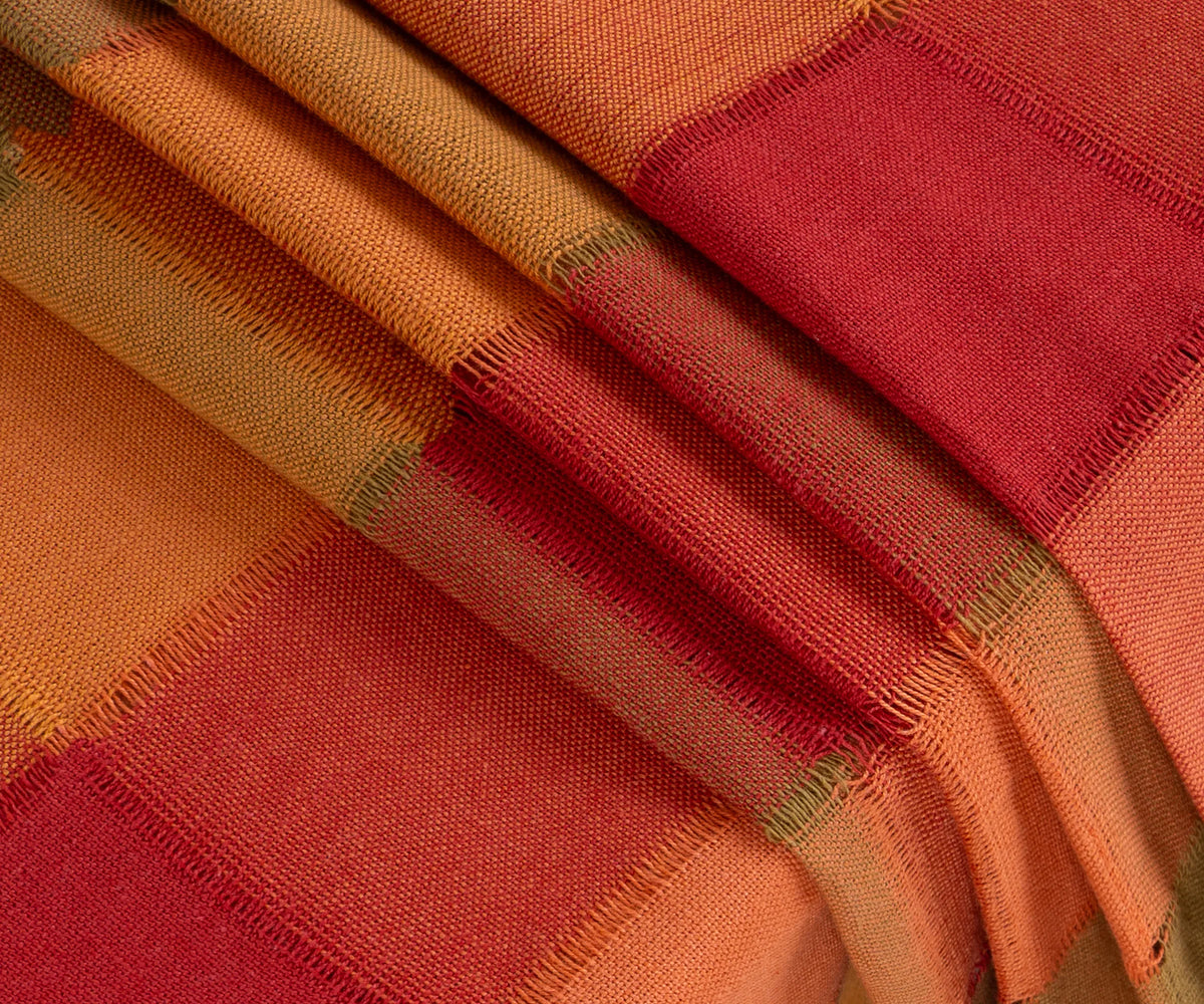 Rectangular cotton tablecloth with harvest design, machine washable and reusable