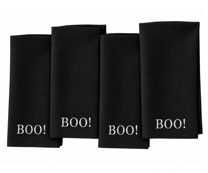 Black Halloween cloth napkin with BOO design for Halloween table decor
Reusable dinner napkin for Halloween parties, spooky dinners, seasonal entertaining, and festive table settings.