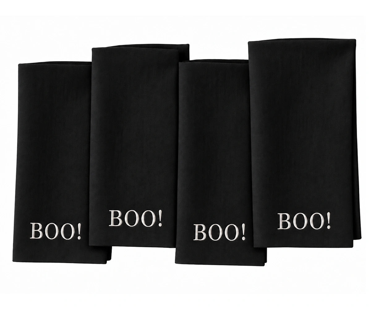 Black Halloween cloth napkin with BOO design for Halloween table decor
Reusable dinner napkin for Halloween parties, spooky dinners, seasonal entertaining, and festive table settings.