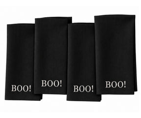 Black Halloween cloth napkin with BOO design for Halloween table decor
Reusable dinner napkin for Halloween parties, spooky dinners, seasonal entertaining, and festive table settings.