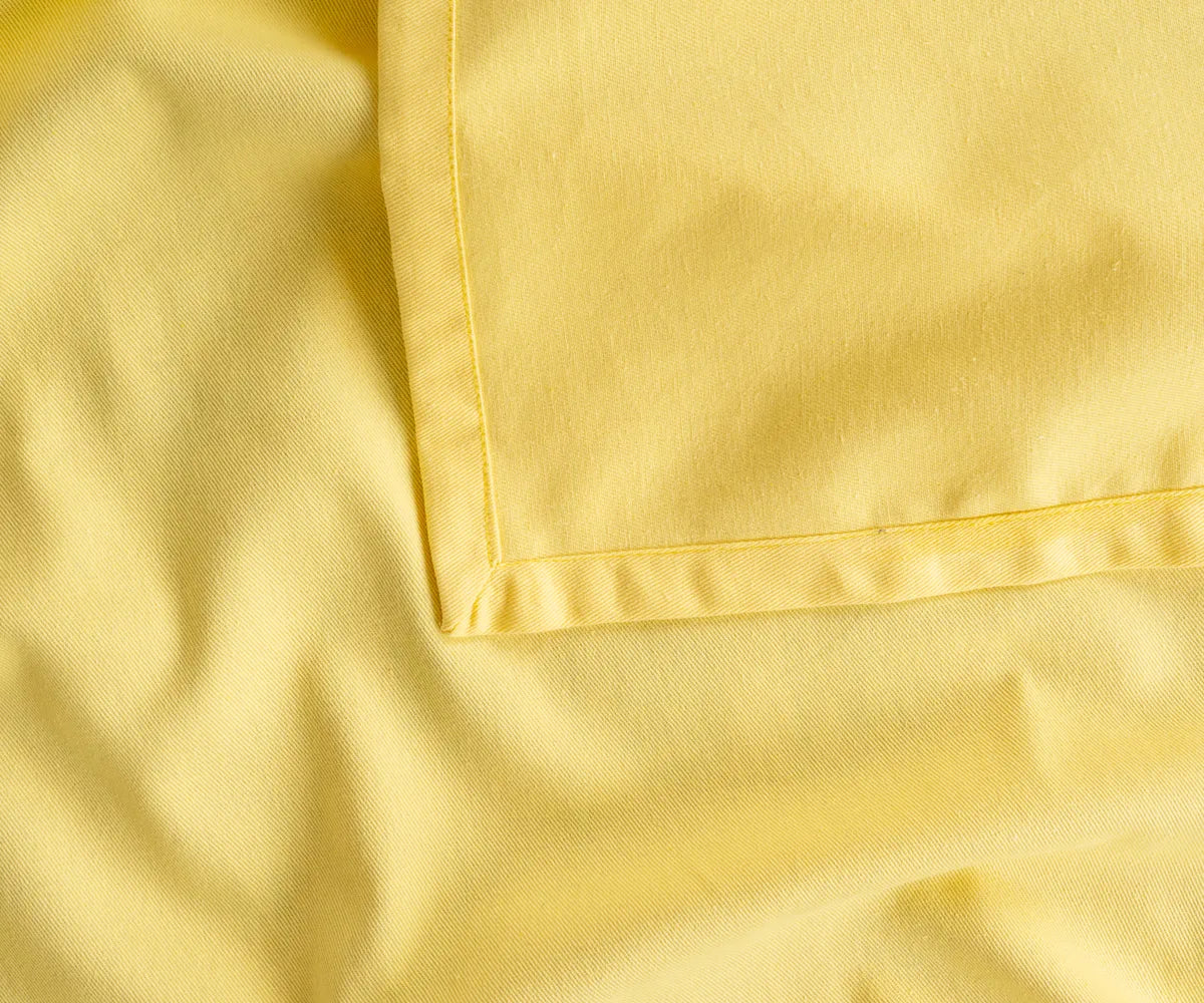 Elegant lemon yellow cloth tablecloth for everyday dining and events