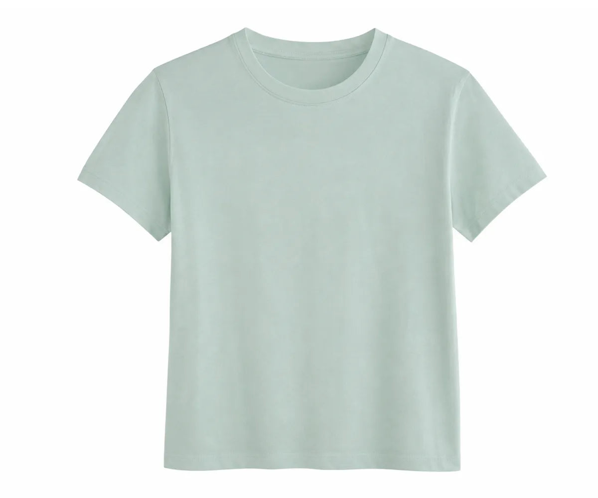 Green 100% cotton T-shirt, soft fabric, classic short-sleeve design.
