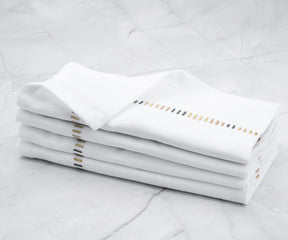 Glamorous gold cloth napkins for a touch of sophistication