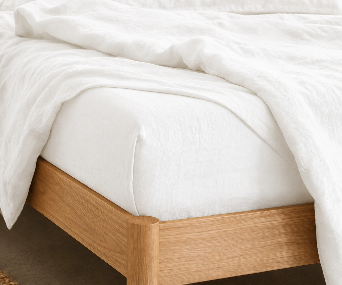 Luxury white linen sheet set queen size made from breathable European flax linen bedding, Soft linen bed sheets for comfortable and cooling sleep in all seasons