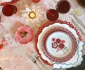 A set of napkins with a delicate linen embroideredpattern