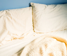 Cotton twin fitted sheet provides a perfect fit and soft touch for twin-sized beds.