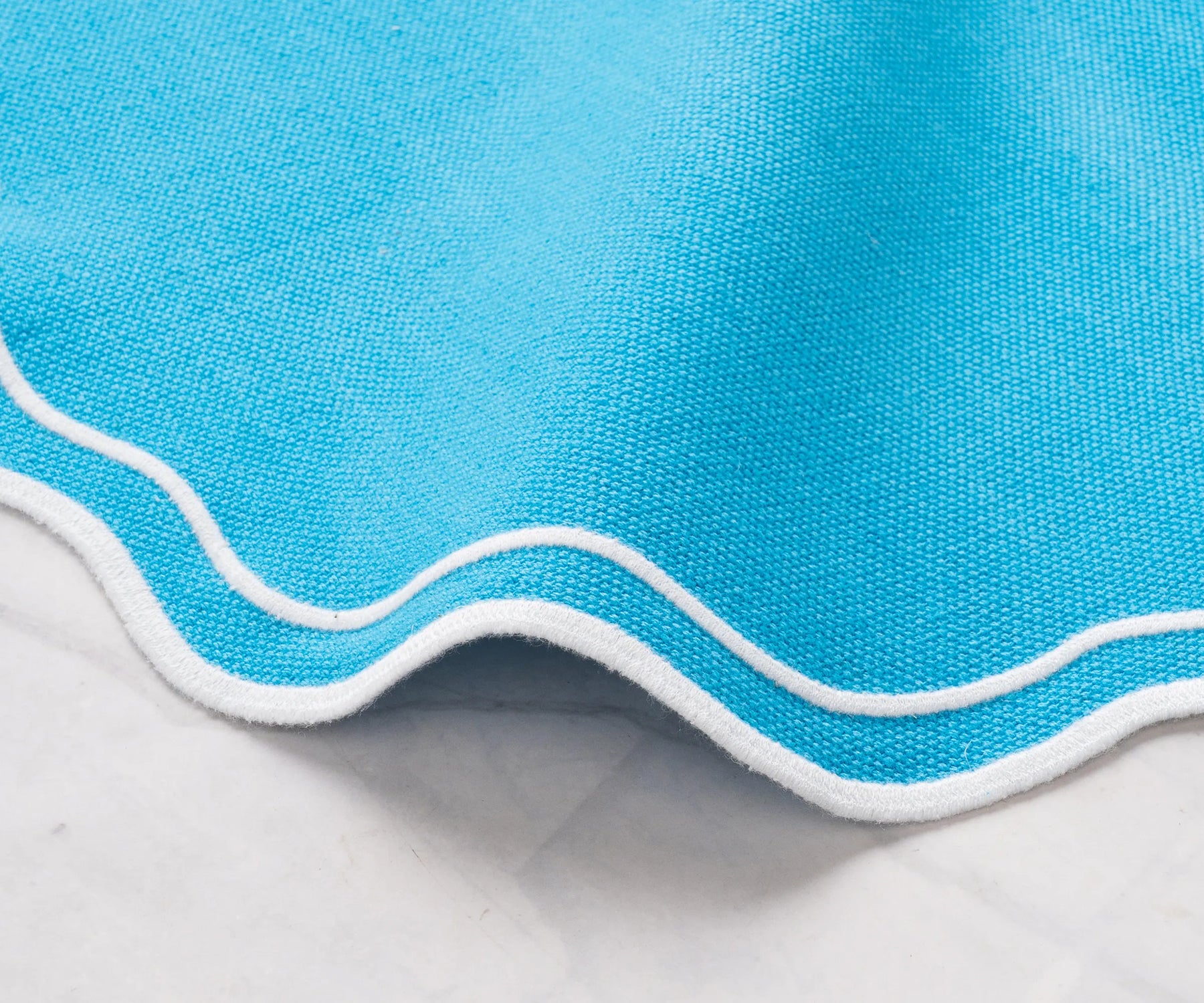 Elegant scalloped placemats for weddings, dinner parties, and everyday dining