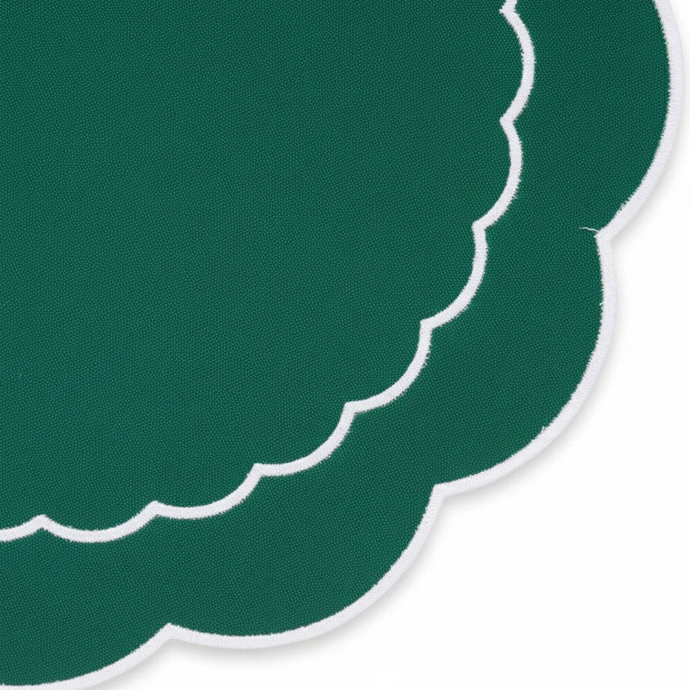 Round green cotton scalloped placemat for table setting