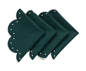 High-quality scalloped placemat with a water-resistant surface, easy to clean and durable.